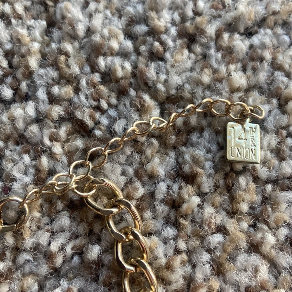 Necklaces - Picture 3 of 5